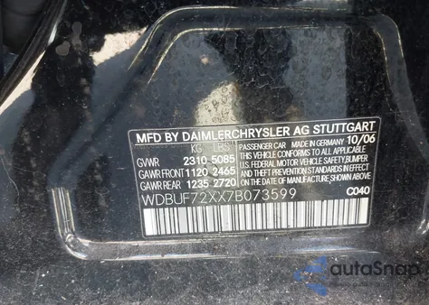 2007 Mercedes-Benz E 550 z USA, uszkodzony, nr VIN WDBUF72XX7B073599